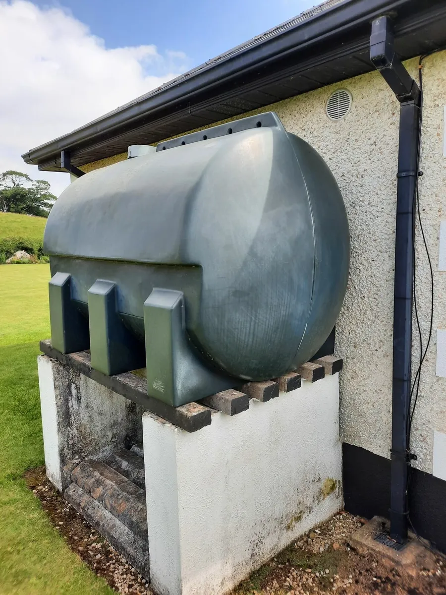 Oil boiler, oil tank  and circulation pumps - Image 3