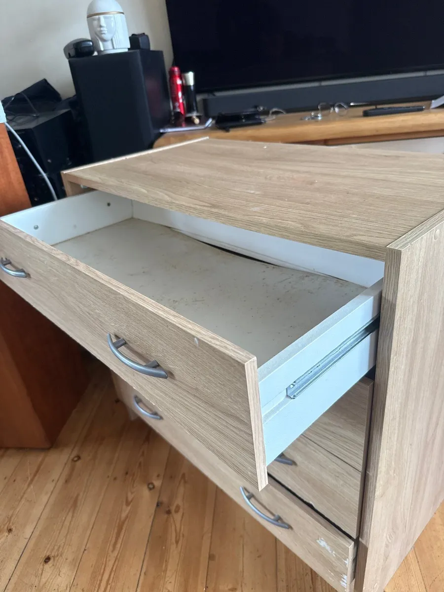 Chest of drawers - Image 2