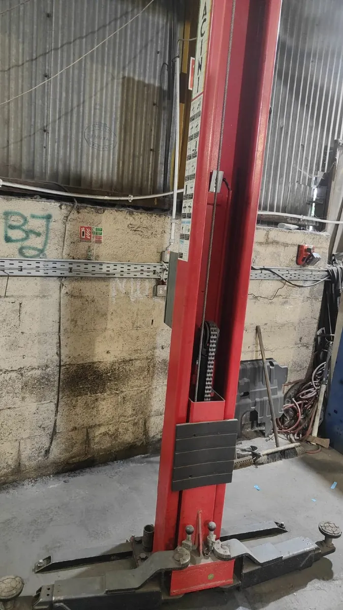 Used 4 ton 2 Post Lift Heavy Duty with H-frame - Image 4