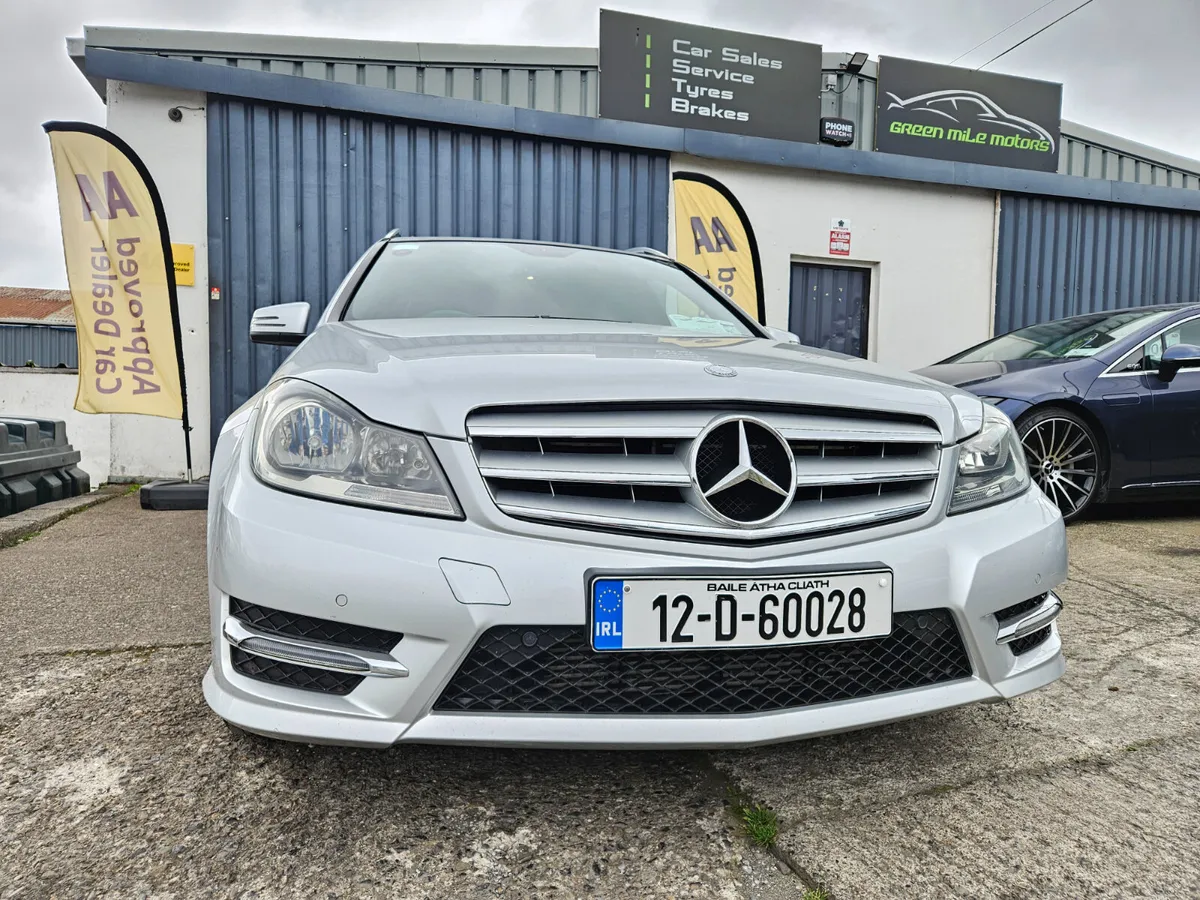 2012 MERCEDES BENZ C200 * AMG *LOW MILES*AUTOMATIC - Image 2