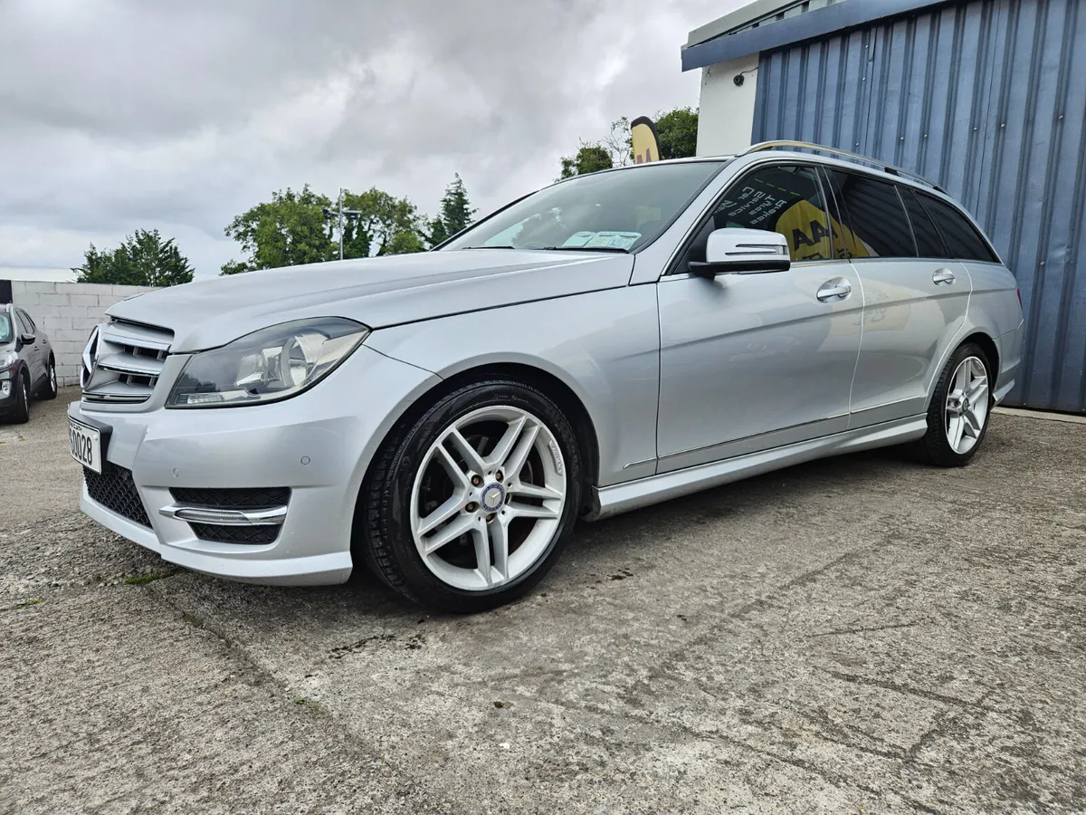 2012 MERCEDES BENZ C200 * AMG *LOW MILES*AUTOMATIC - Image 3