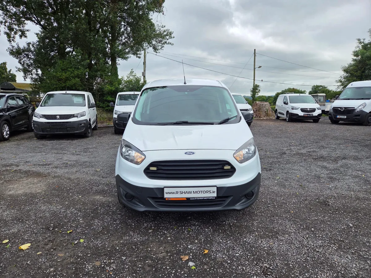 Ford Transit Courier - Image 4
