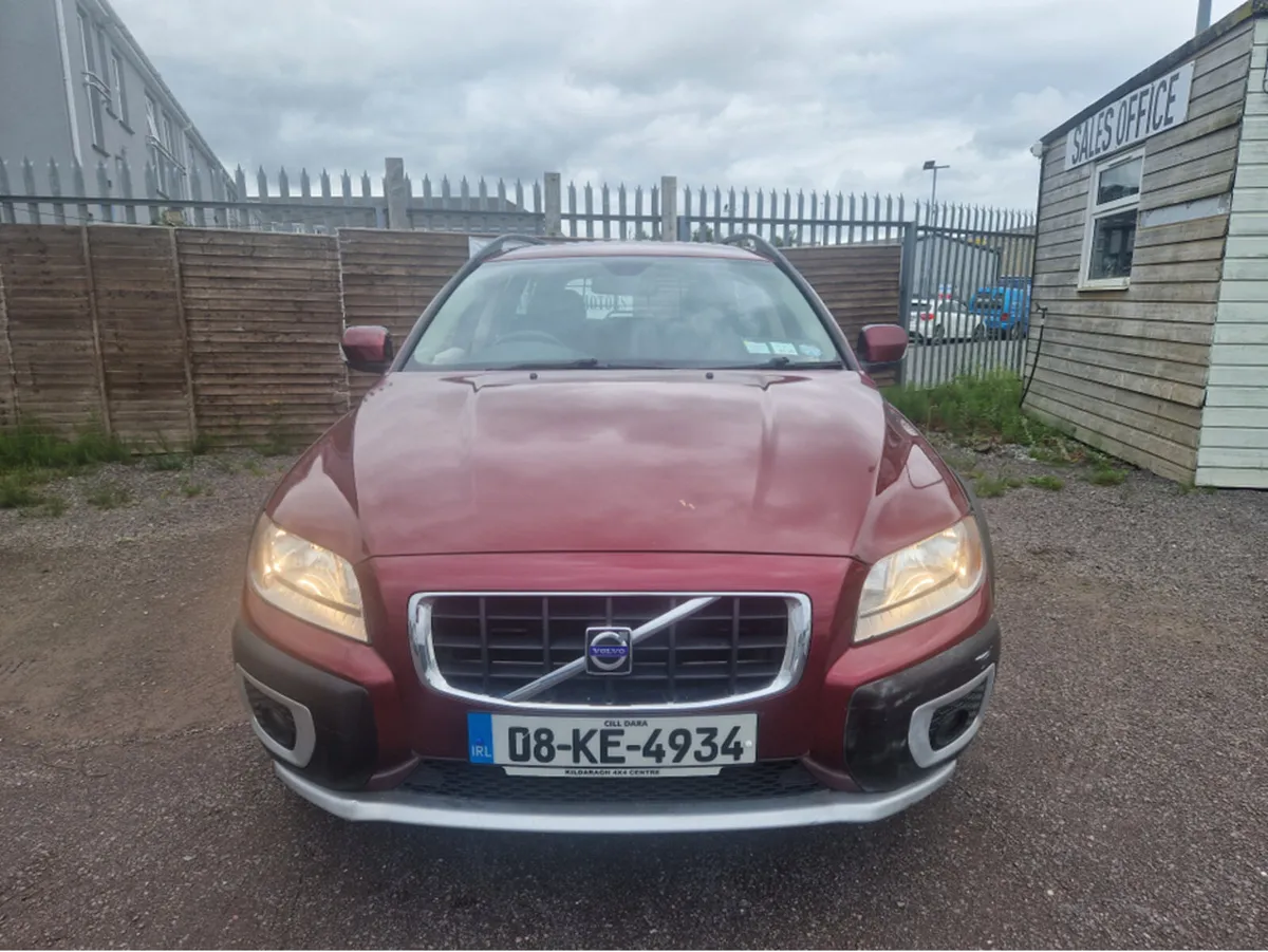 Volvo XC70 NEW D5 AWD S 2.5 AUTO GEARTRONIC - Image 3