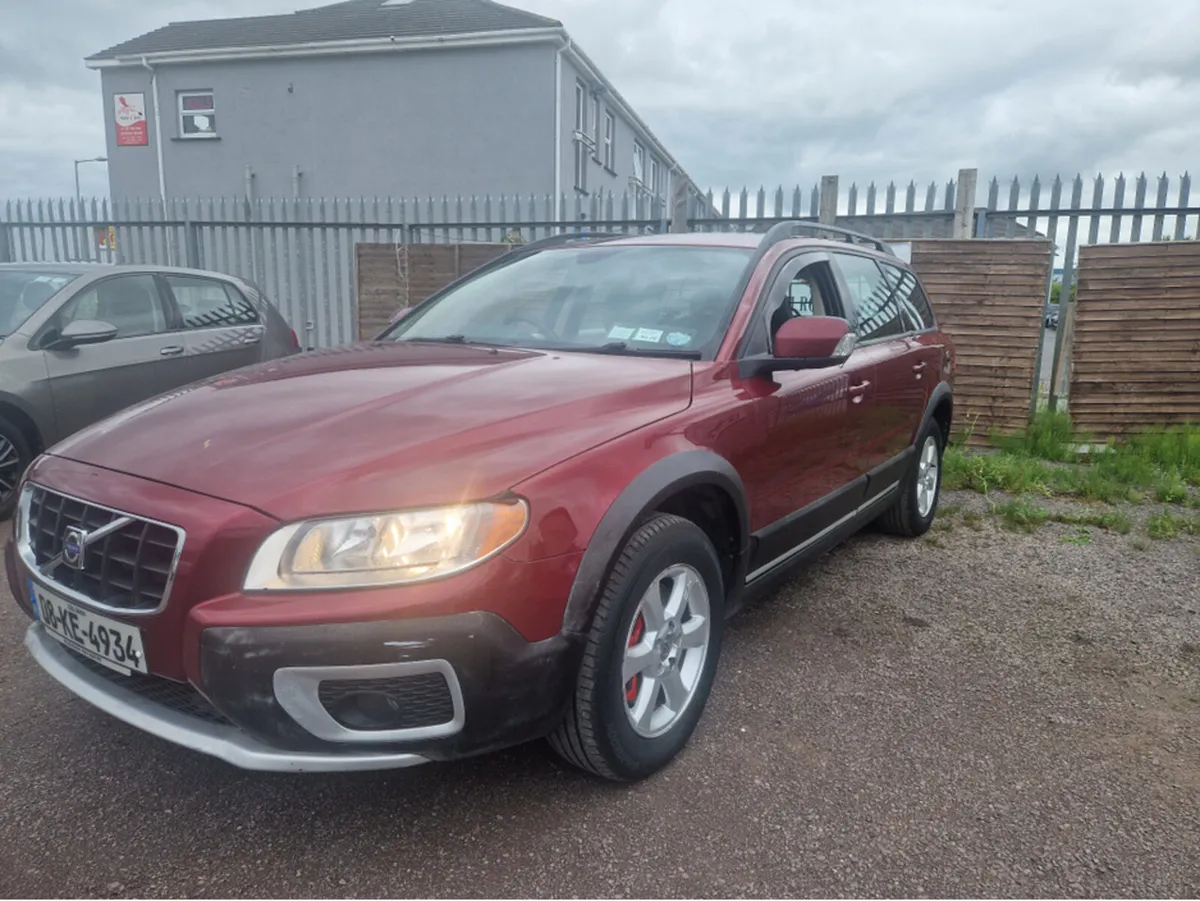 Volvo XC70 NEW D5 AWD S 2.5 AUTO GEARTRONIC - Image 4