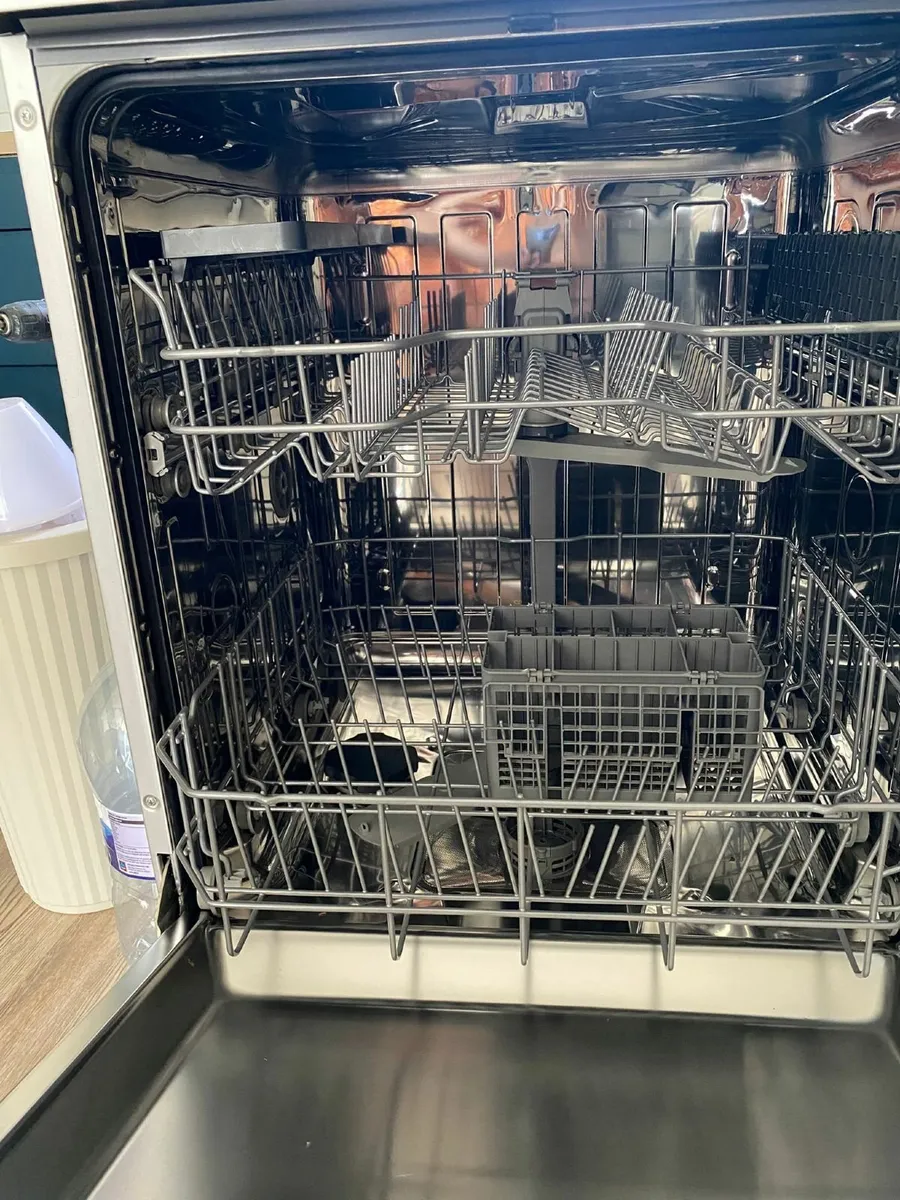 Dishwasher - Image 3