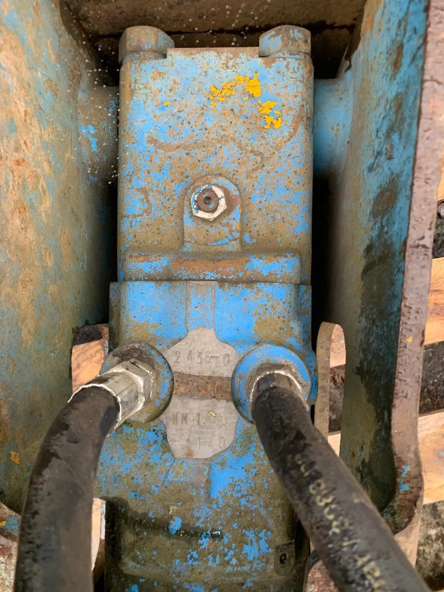 HYD BREAKER TO SUIT 4/5/6T DIGGER - Image 2