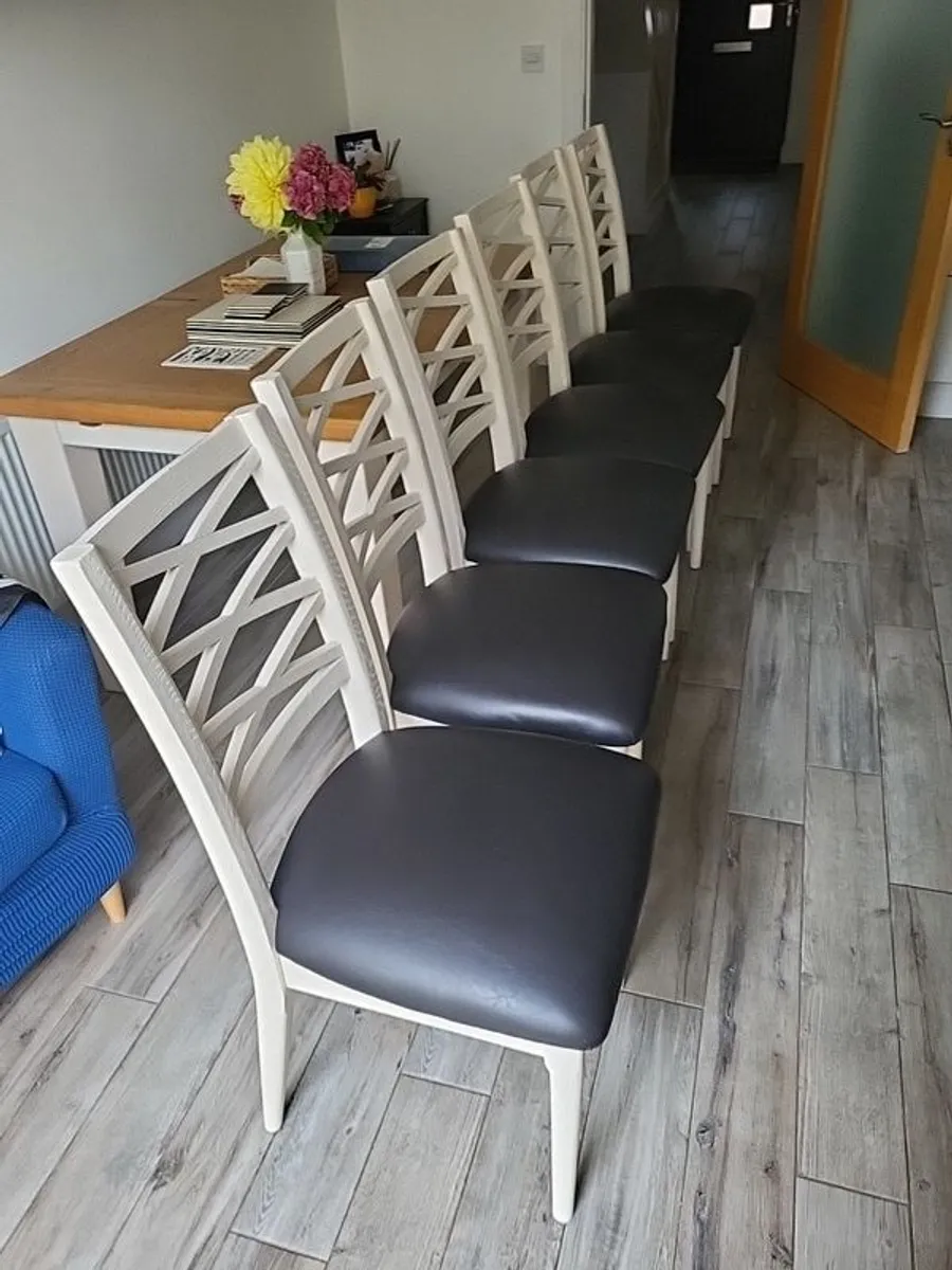 dining chairs only x 6 - Image 1