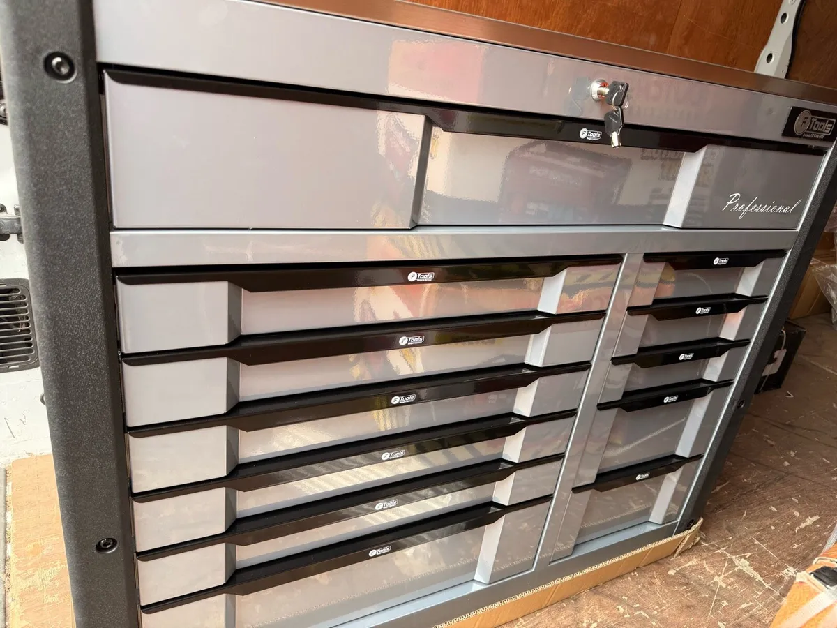 BRAND NEW 12 DRAWER TOOL CHEST FULL OF TOOLS - Image 1