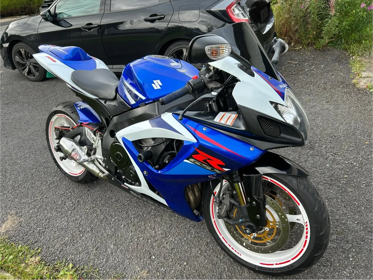 GSXR 750 K7 - Image 2