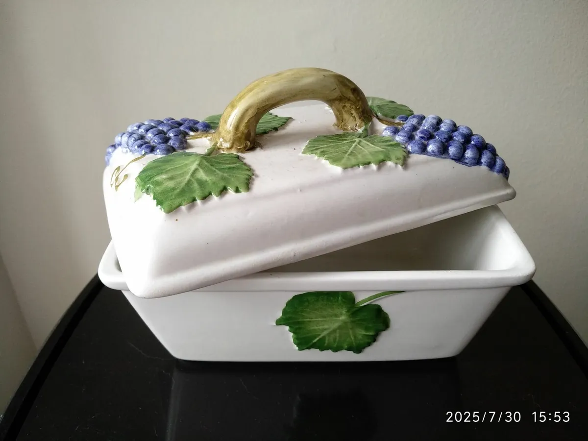 Vintage butter dish - Image 1