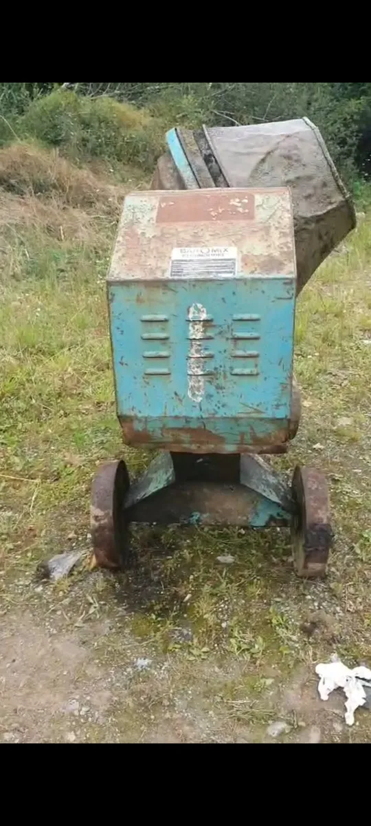 Lister cement mixer - Image 1