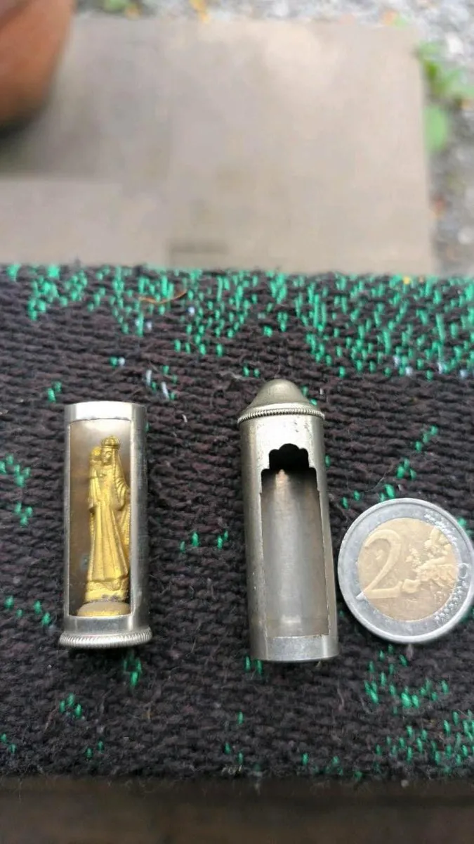 Vintage pocket French Our Lady, D18 freepost - Image 3