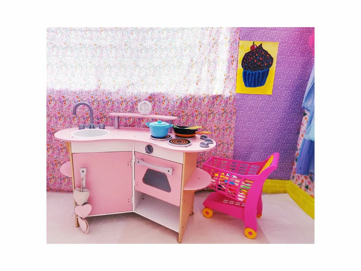 Play kitchen