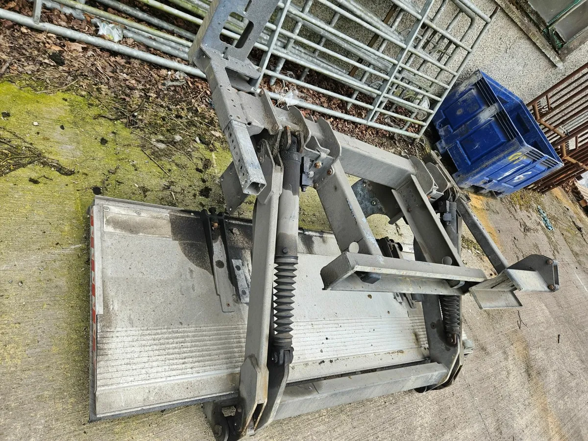 HGV Tail Lift - Image 2