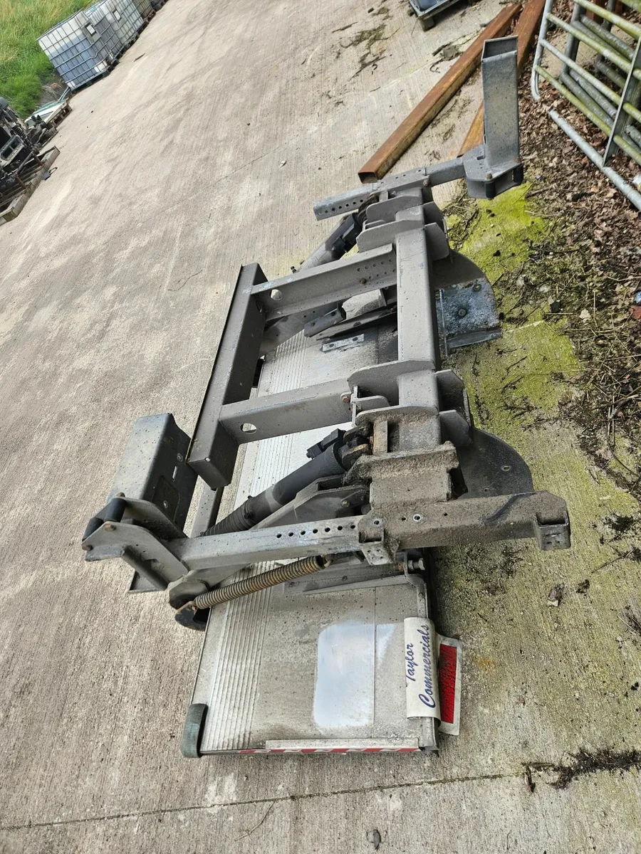 HGV Tail Lift - Image 3