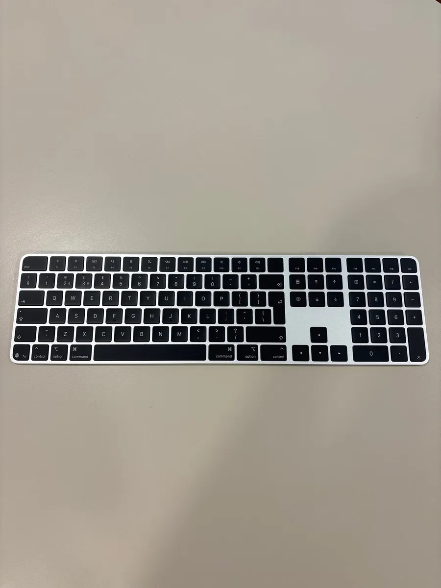 Apple Magic Keyboard and Trackpad - Image 2