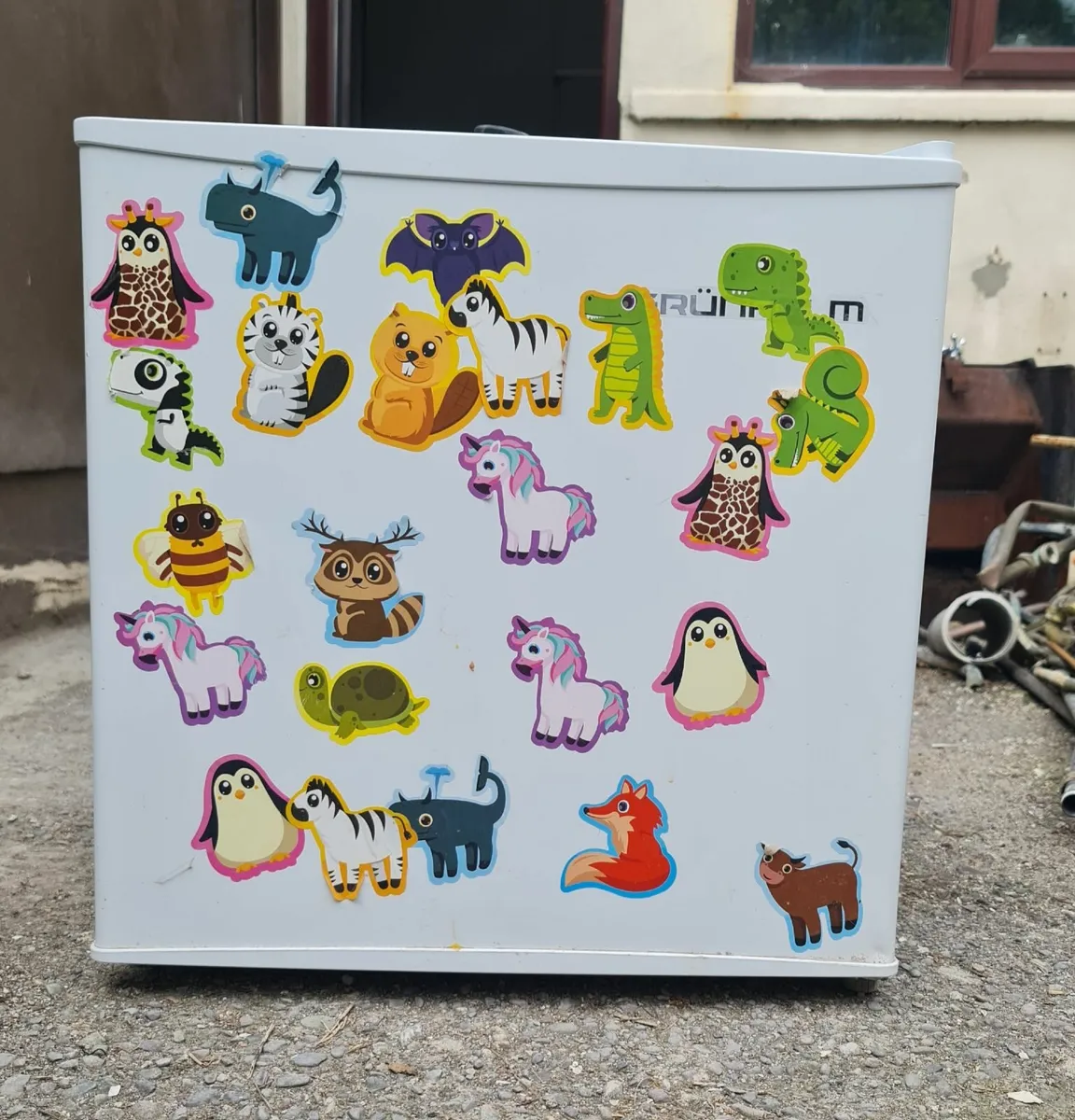 Mini fridge - Image 1
