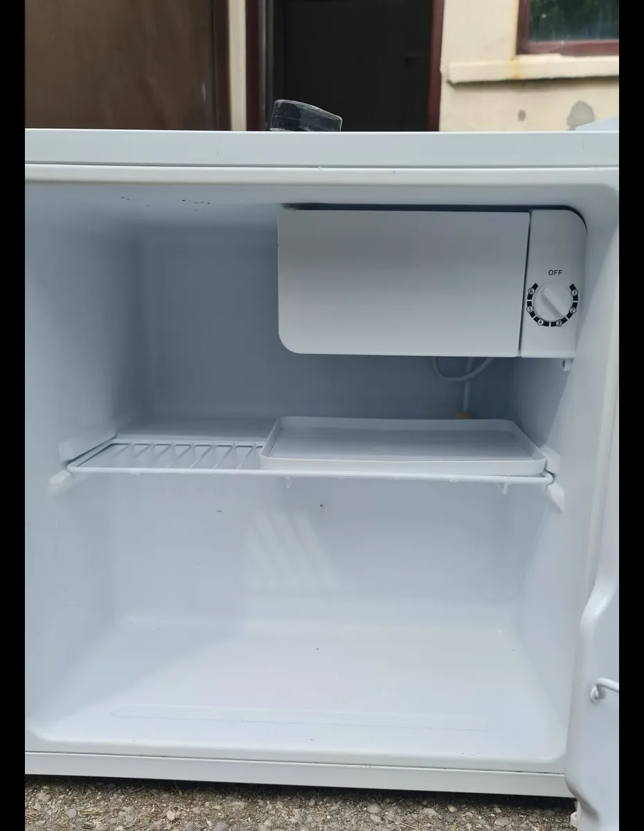 Mini fridge - Image 3