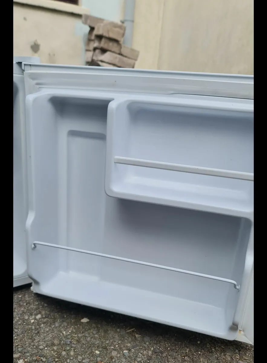 Mini fridge - Image 4