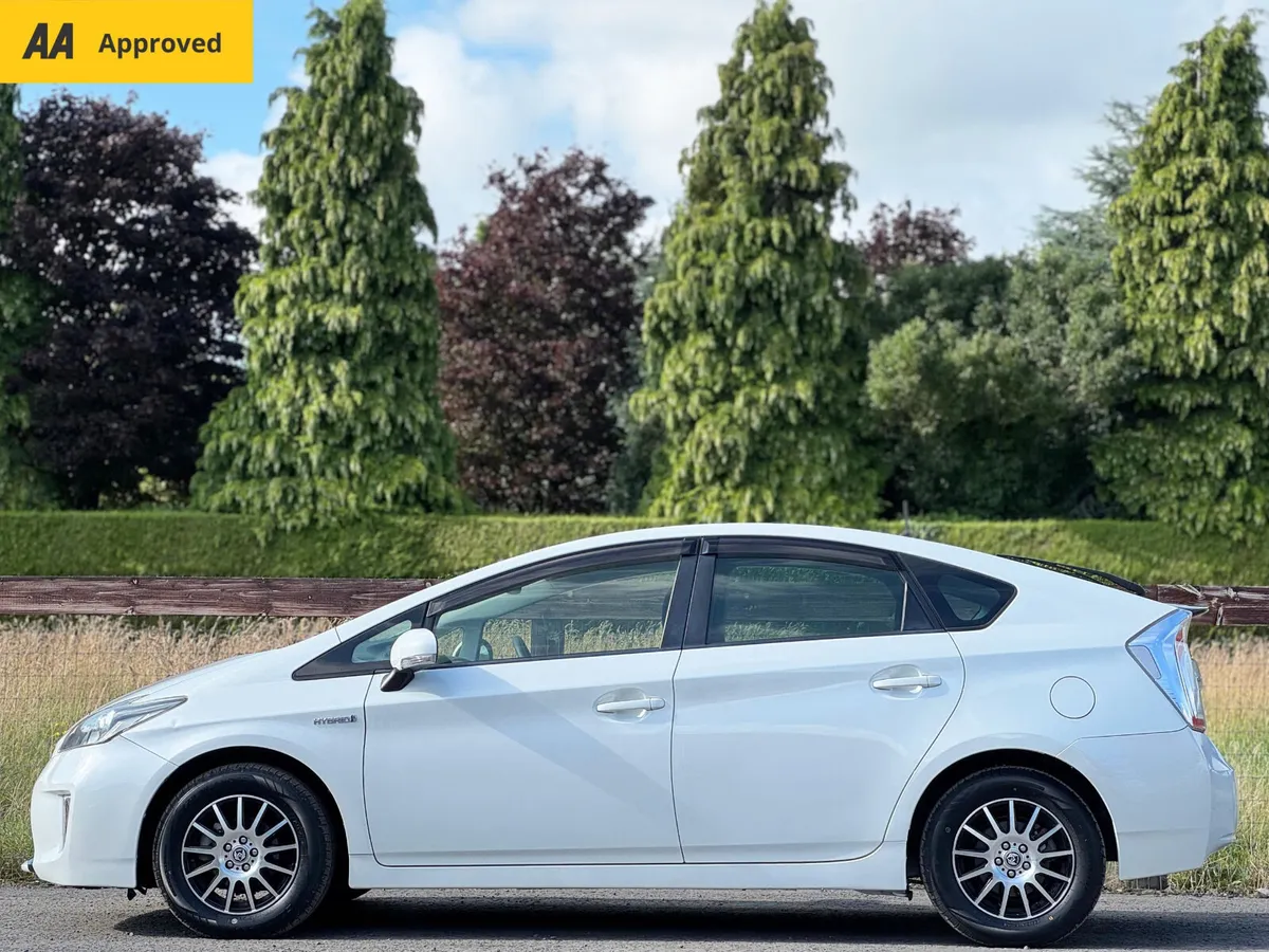 🌟Toyota Prius - 1.8 Hybrid 2015🌟 - Image 2