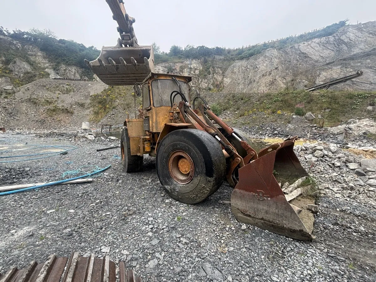 Volvo BM 4500 Loading Shovel - Image 2