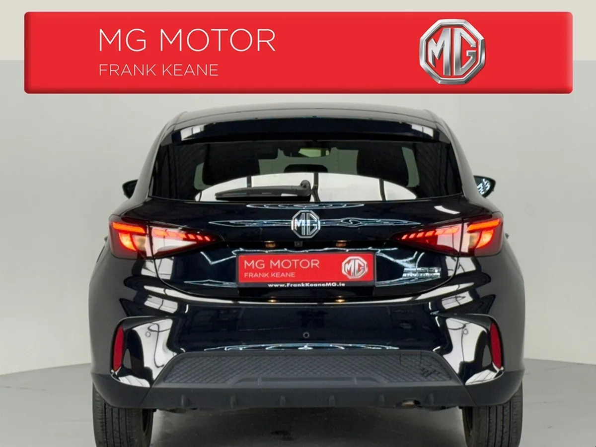MG MG3 EX-DEMO MG 3 EXCLUSIVE HEV **HALF BLACK LEA - Image 3