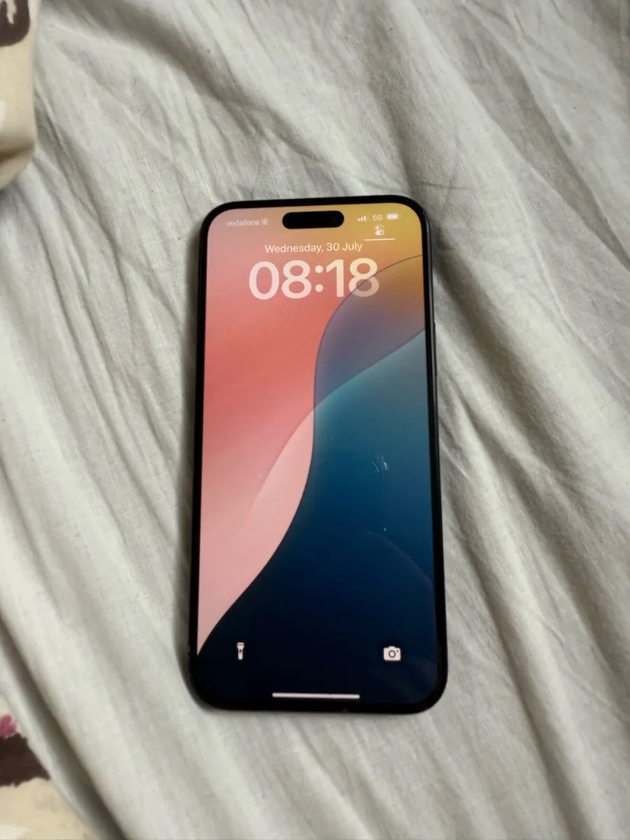 iPhone 15 plus - Image 1