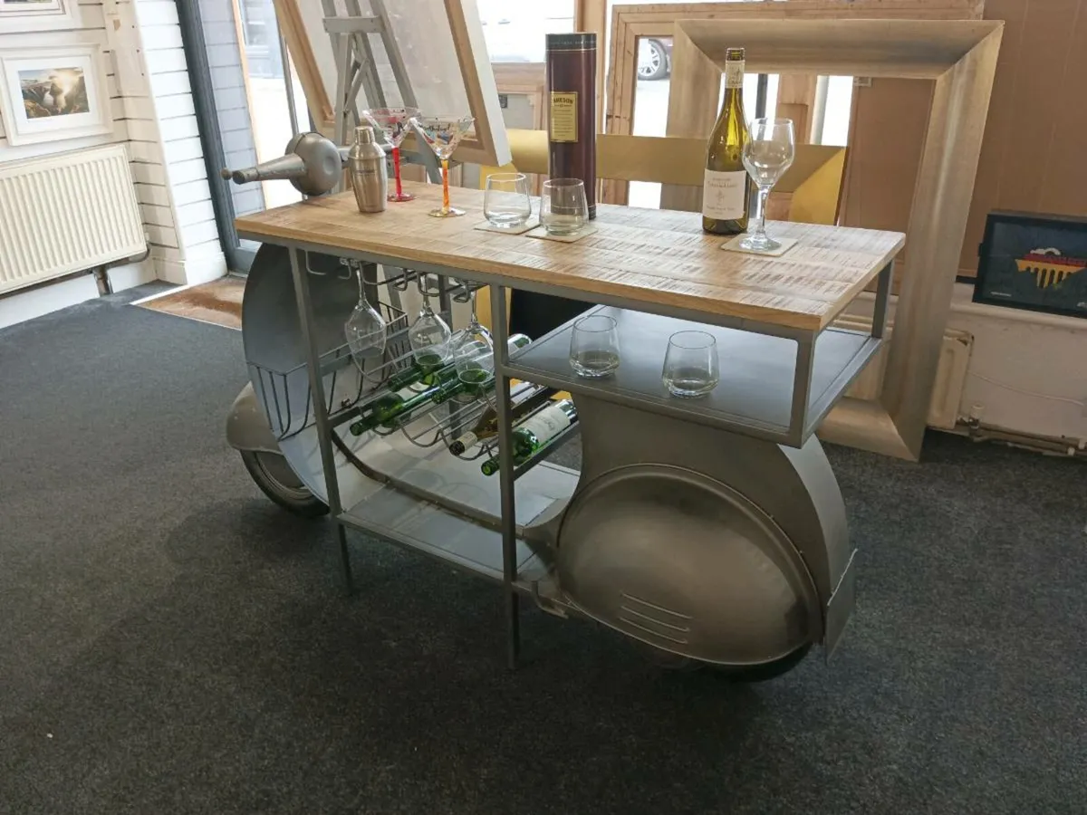 Home Bar / Wine Bar - Image 2