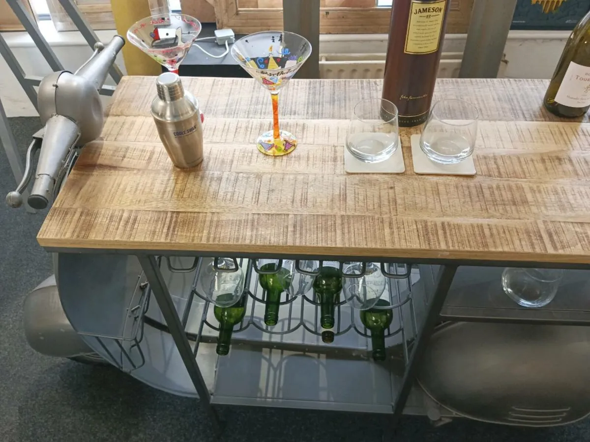 Home Bar / Wine Bar - Image 3