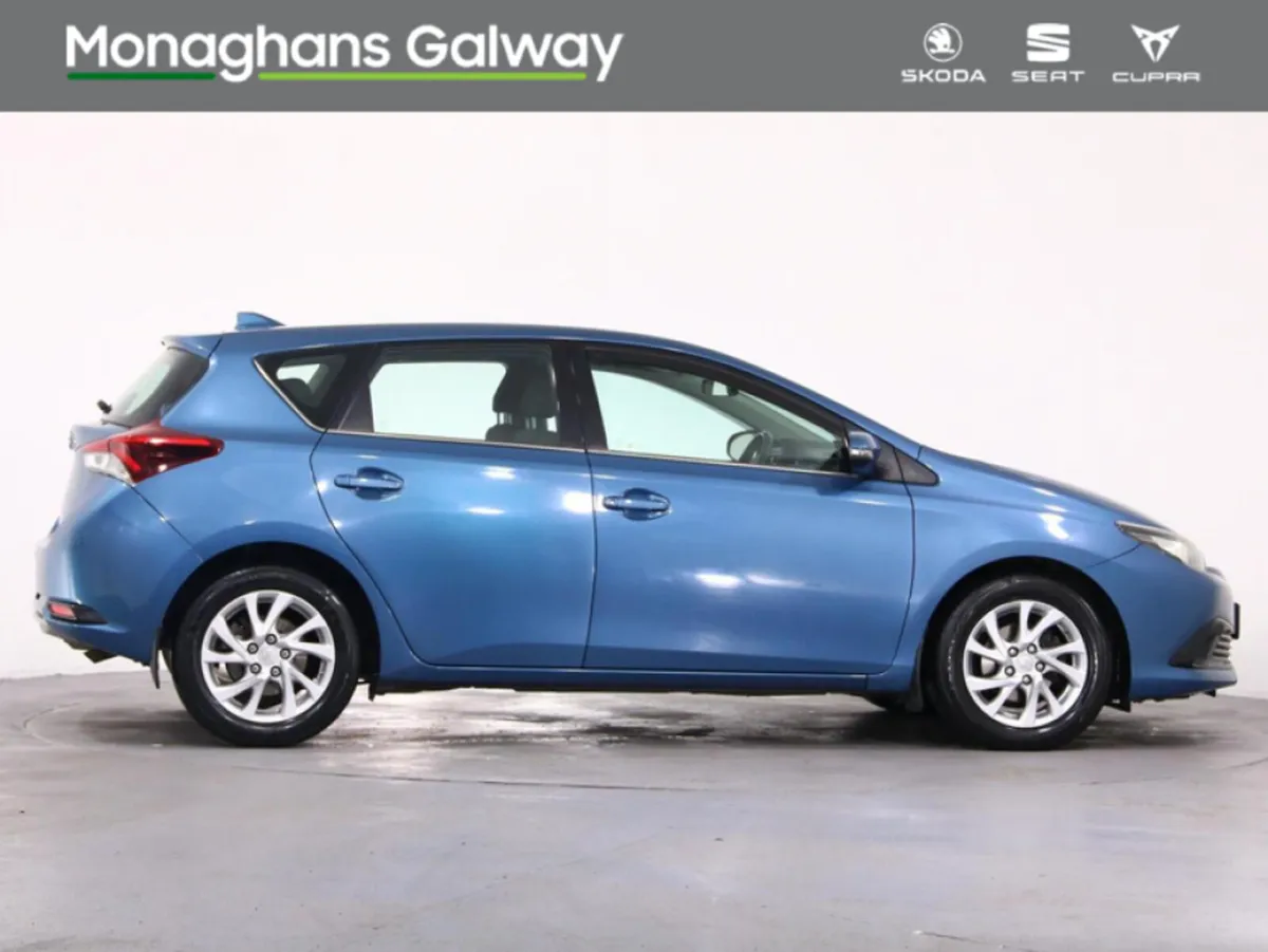 Toyota Auris 1.4 D-4D LUNA 4DR - Image 3