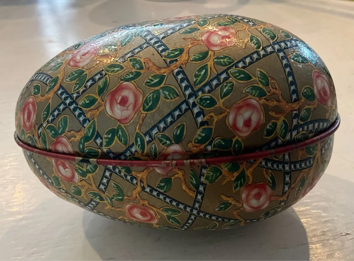 Vintage Metal Egg Easter Egg. Empty - Image 3