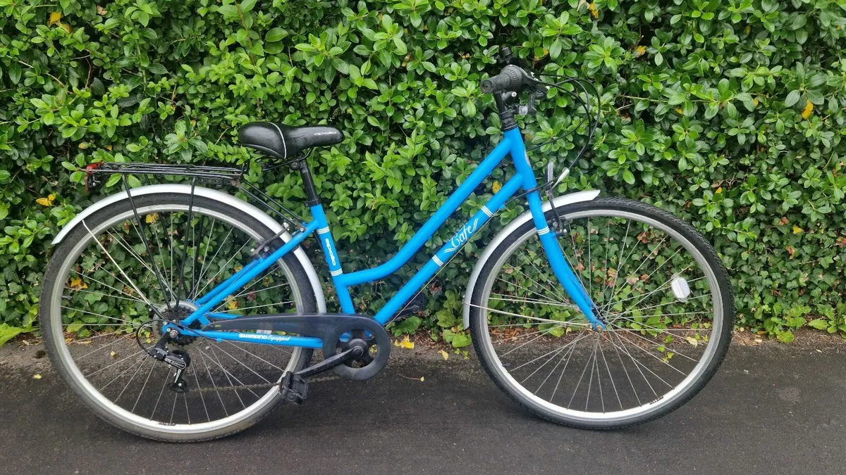 Bike + accessories - Image 1