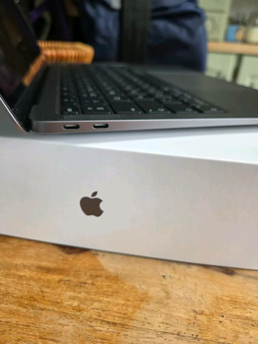 Mac Book Air M1 ( 2021 ) - Image 4