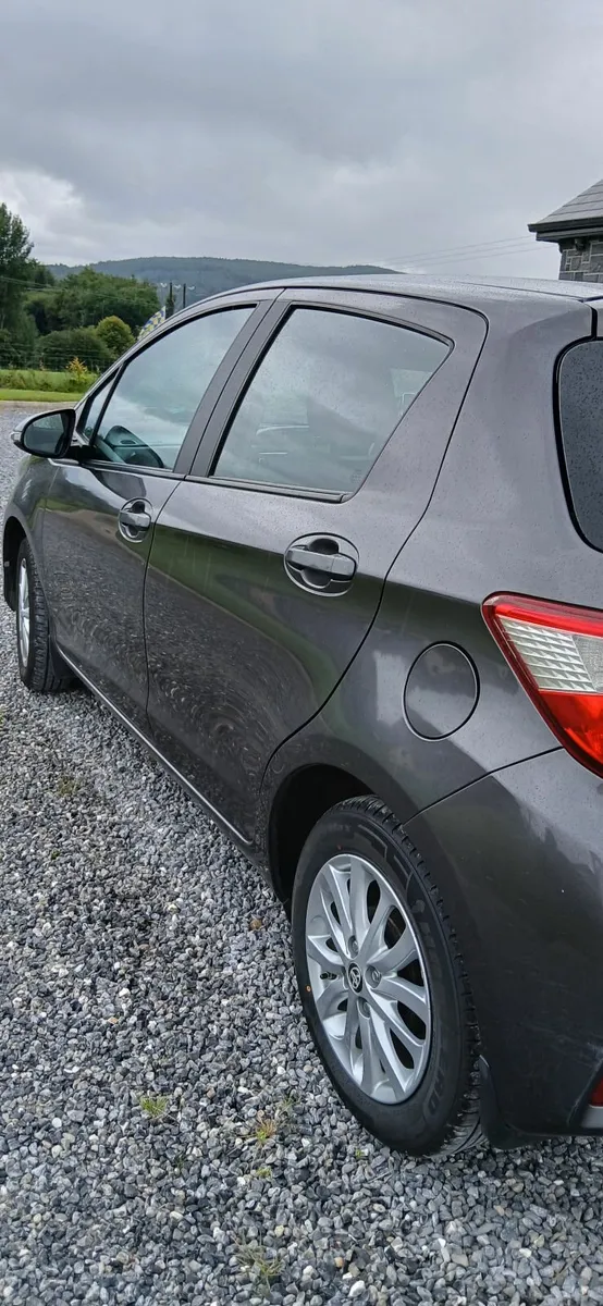 Toyota Yaris 2017 - Image 3
