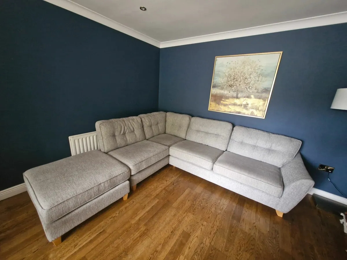 L-Shaped Couch 4 Seater - Image 1