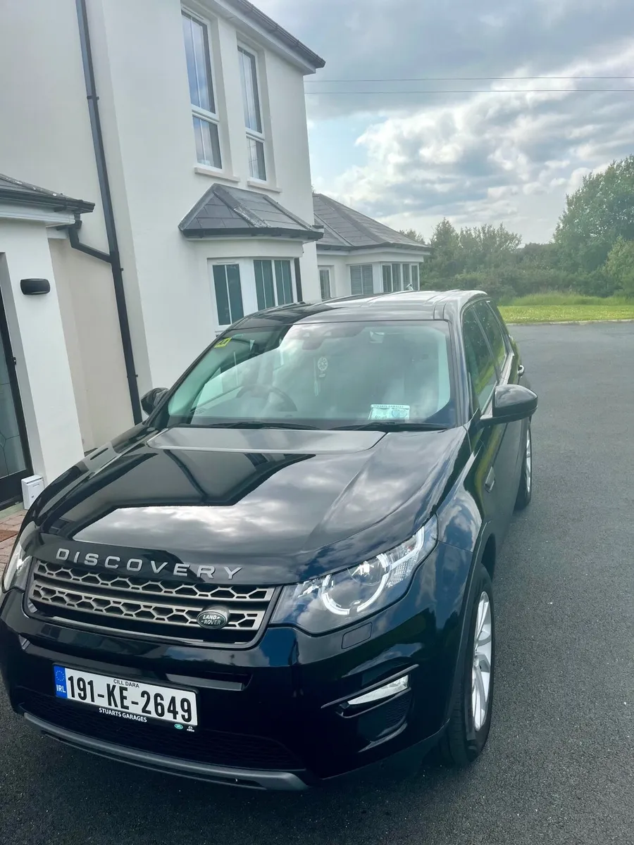 Land Rover Discovery Sport 2019 7 seater - Image 2