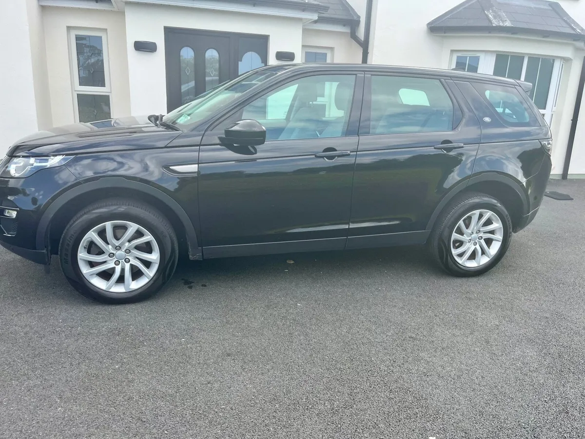 Land Rover Discovery Sport 2019 7 seater - Image 4