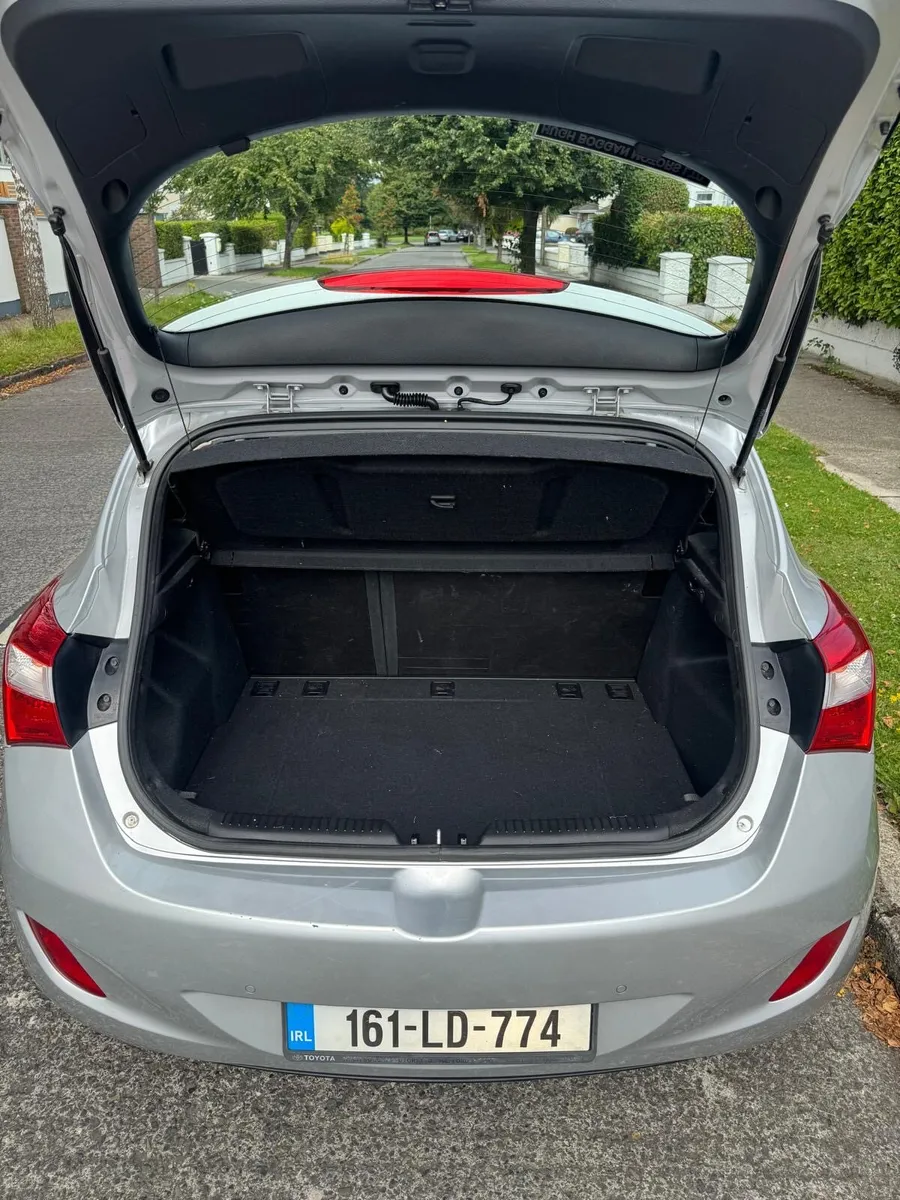 Hyundai i30 - Image 2