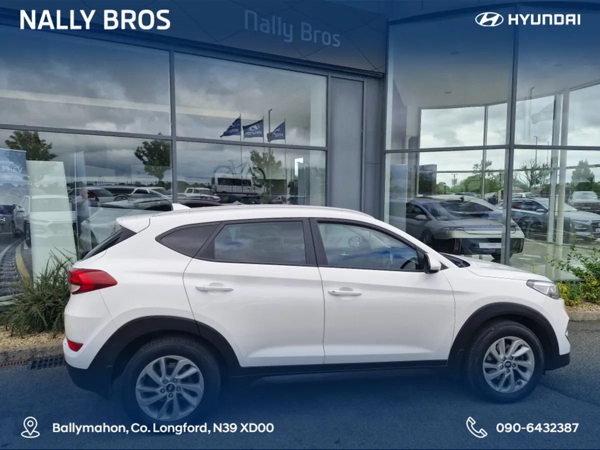 Hyundai Tucson EXECUTIVE 5DR - Image 2