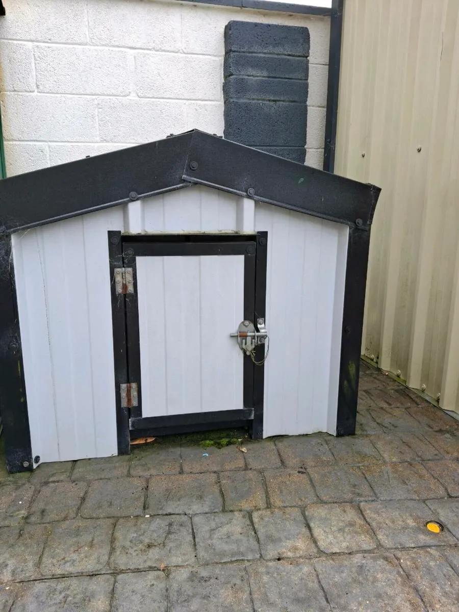 Insulated Dog Kennel - Image 1