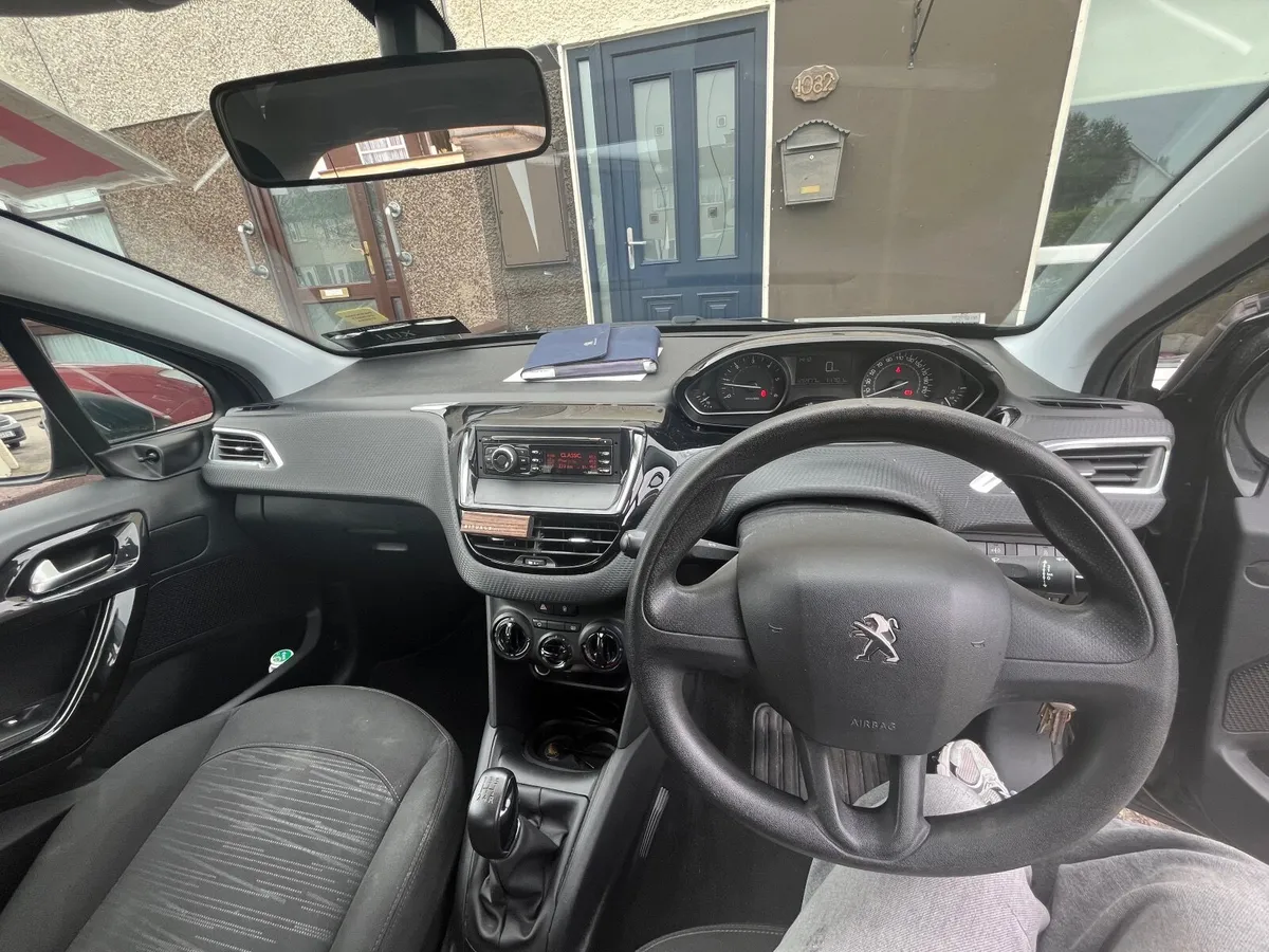 Peugeot 208 2016 - Image 2
