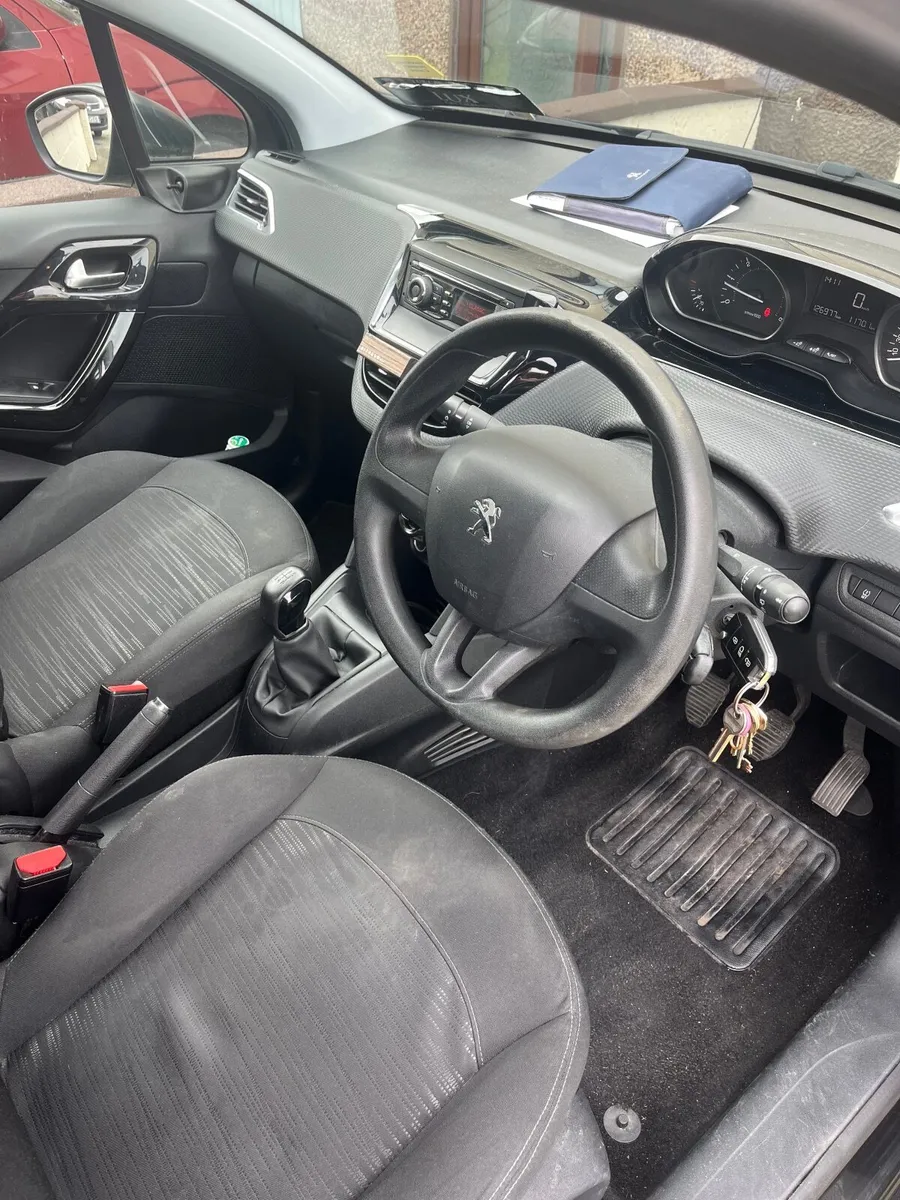 Peugeot 208 2016 - Image 4