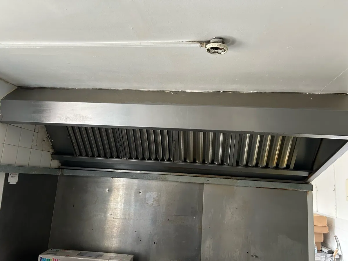 Commercial kitchen extractor hood - Image 2