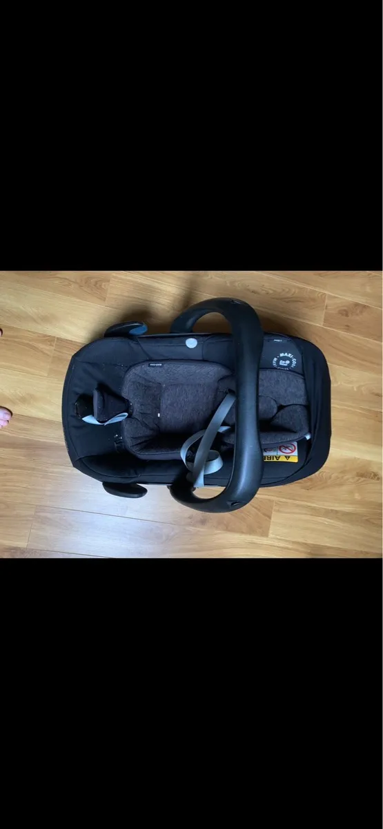 Maxi Cosi Pebble Pro. I-Size with Isofix Base - Image 4