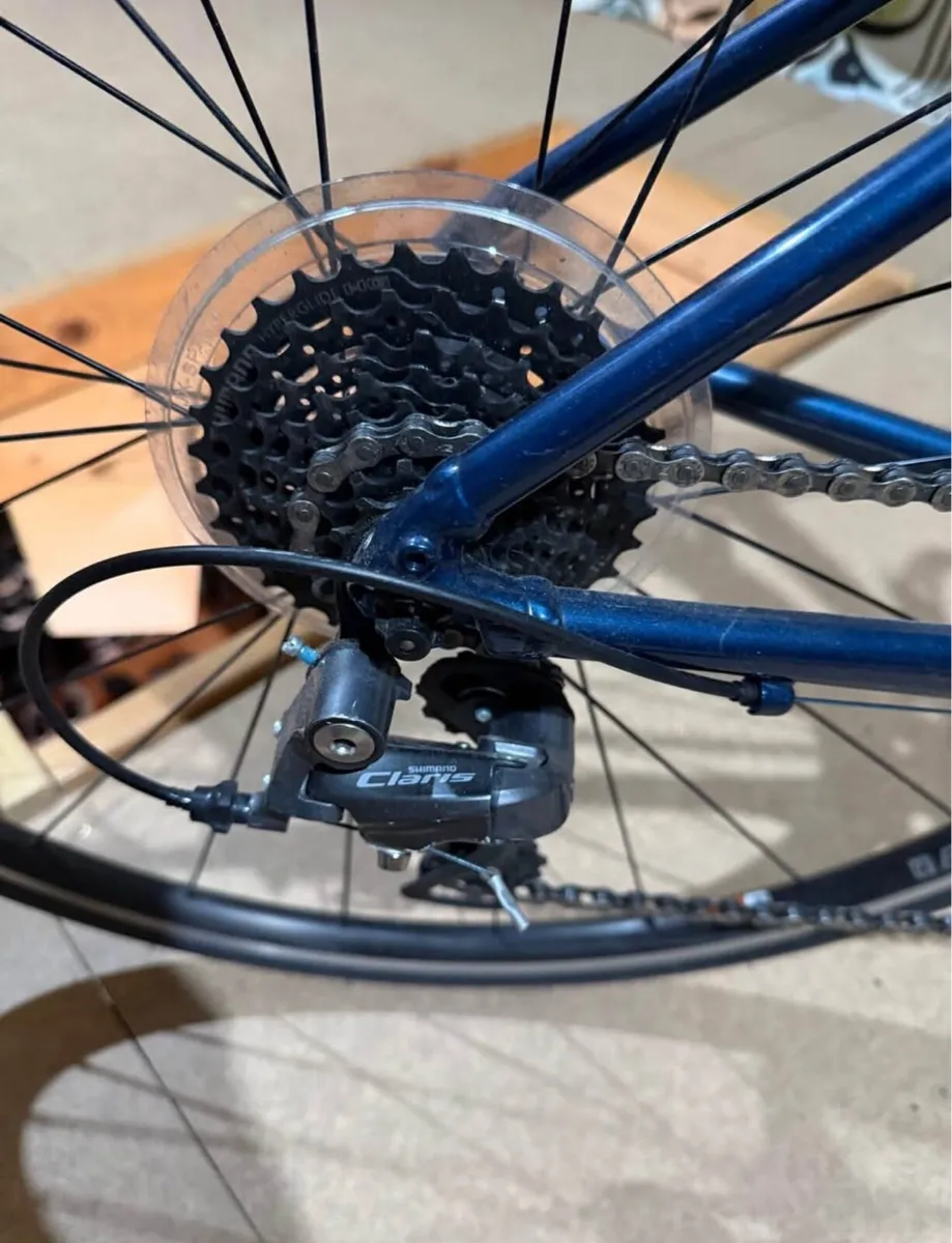 Trek Domane - Road bike - Image 2