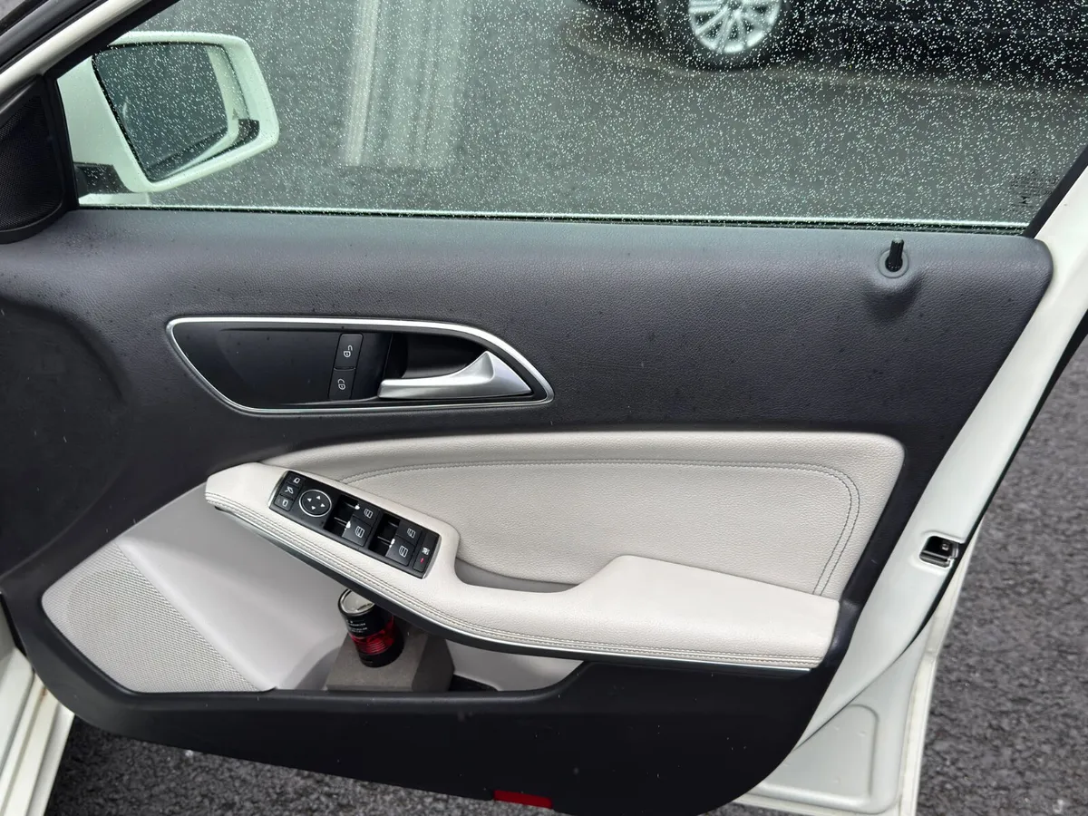 Mercedes Benz A Class 2013 white - Image 3