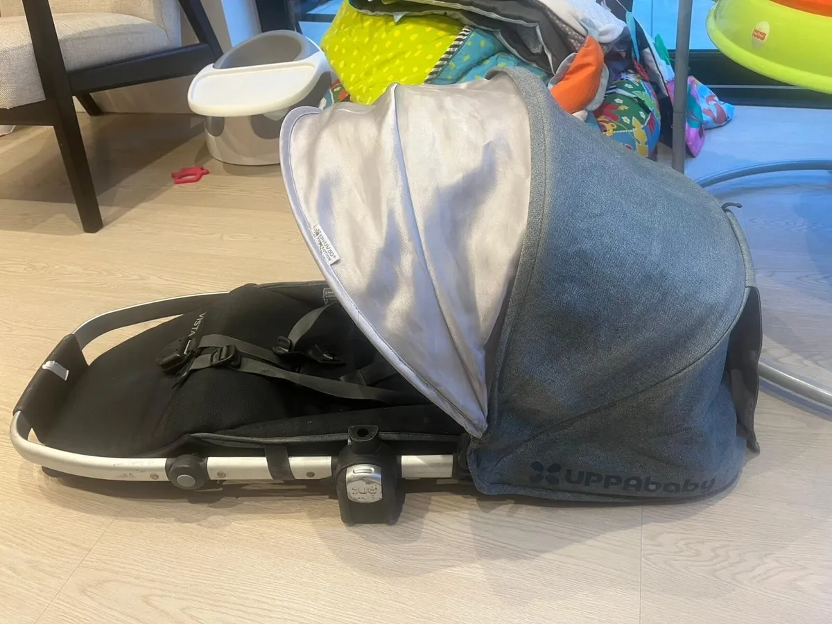Uppa baby rumbler and bassinet - Image 3