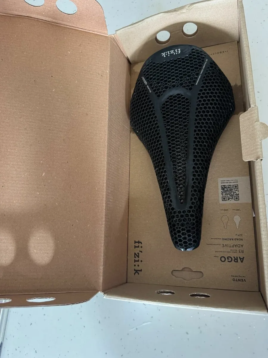 Fizik Saddle - Image 1