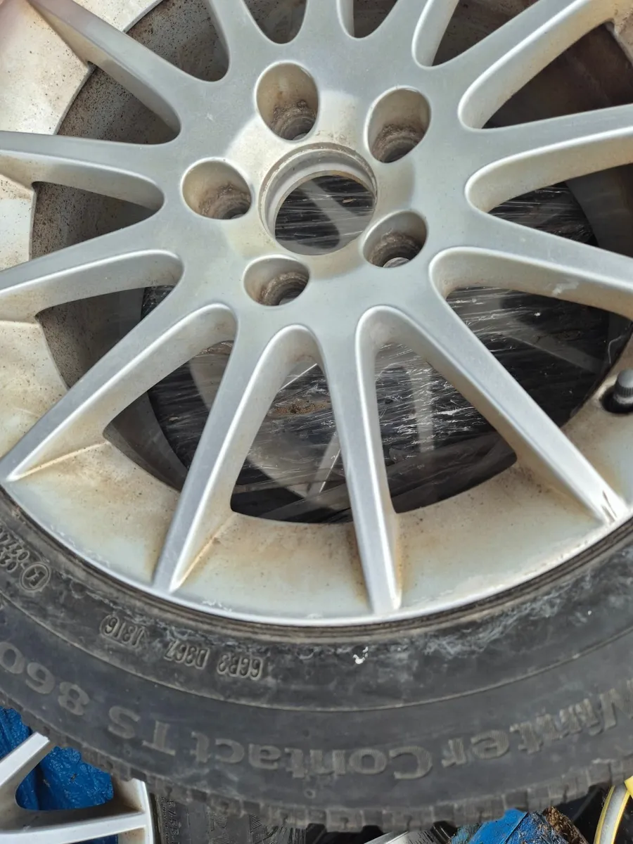 Volvo Alloy wheel - Image 1