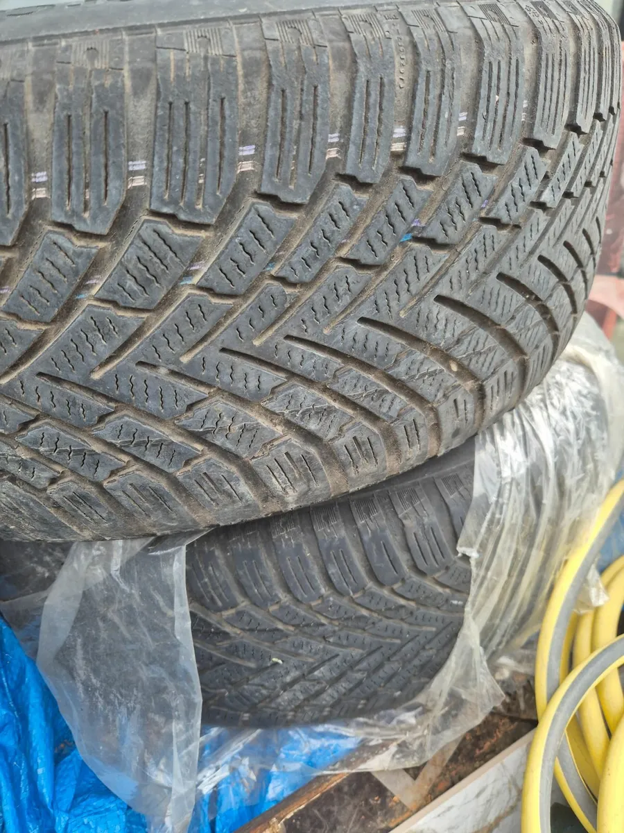 Volvo Alloy wheel - Image 3